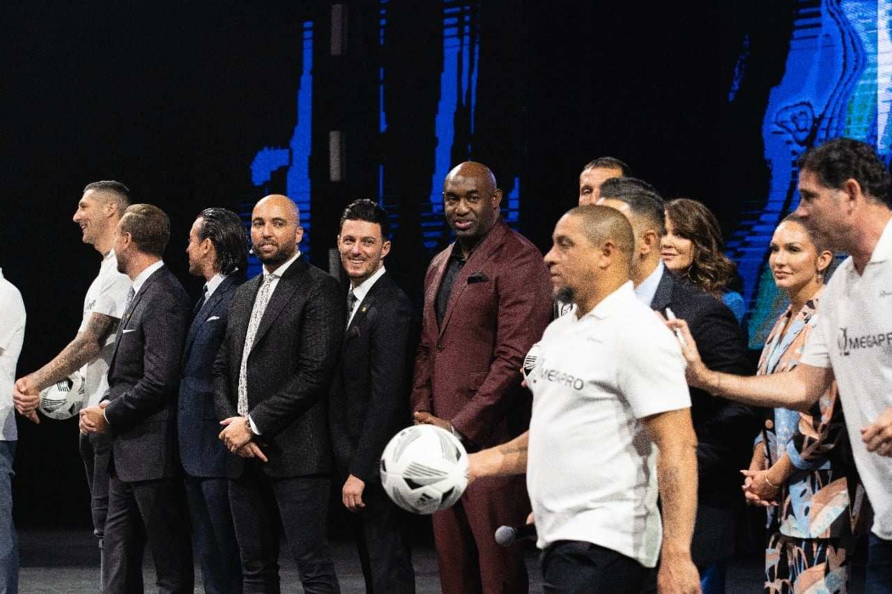 Ronaldinho, Figo i inni wciągnięci w krypto skandal. Staną przed sądem!