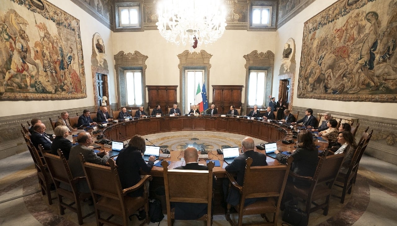 Jednak nie 42%. Podatki od krypto grożą, ale unijny kraj redukuje skalę ich podwyżek