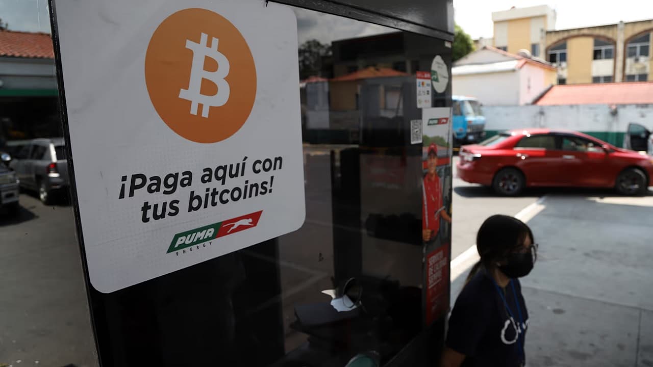 Publiczny portfel BTC odchodzi w niebyt. Efekt nacisku IMF