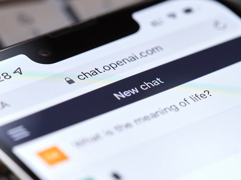 OpenAI porzuci misję non-profit? Twórcy ChatGPT lecą na kasę, gdzie ideały?