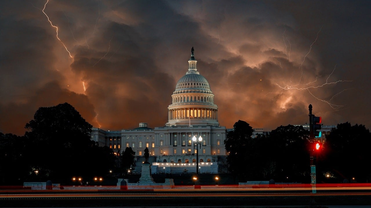 Panika, wyprzedaż domów, fala bezrobocia. Efekty rządowych redukcji