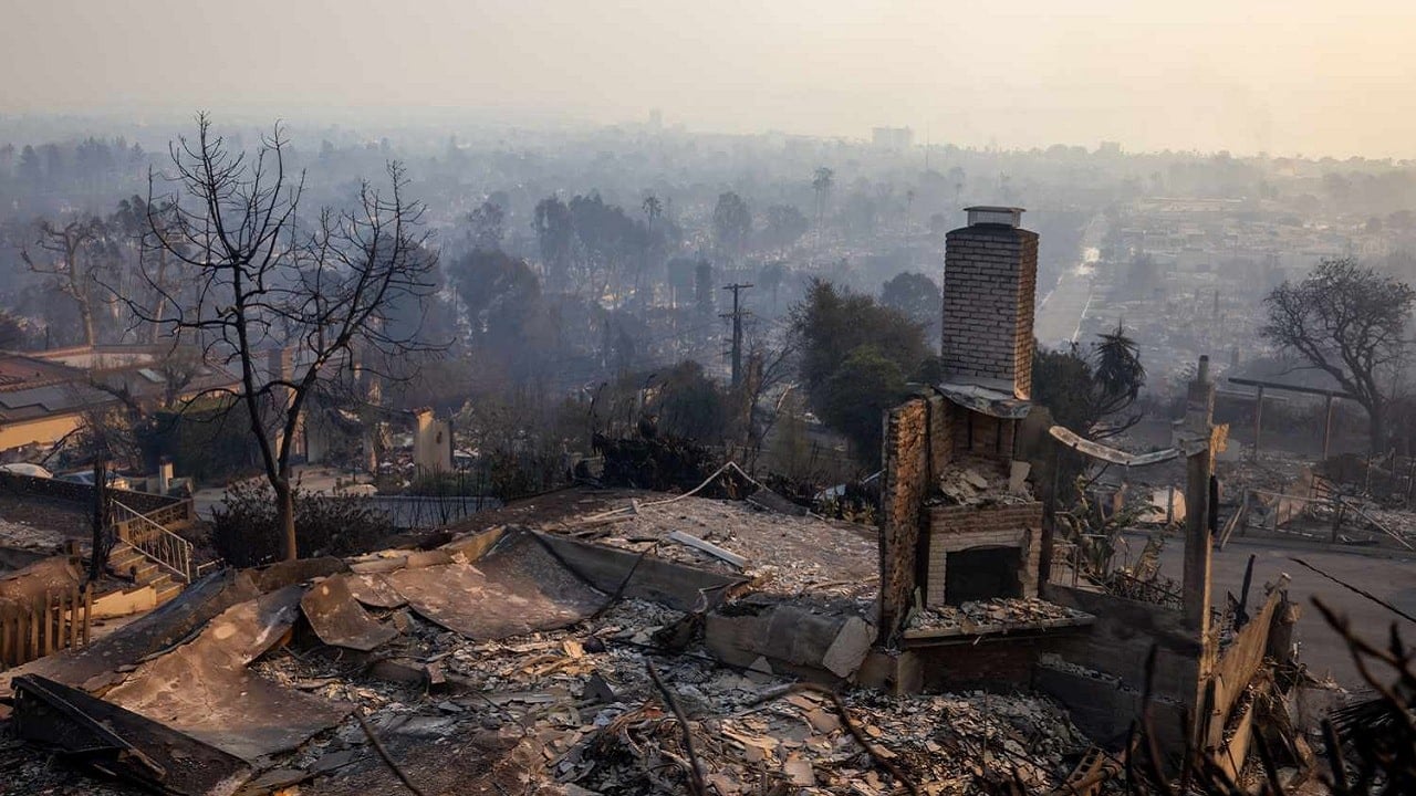 Spalone miasto, miliony dla „konsultantów” i 4 pozwolenia na budowę. Los Angeles dwa miesiące po pożarze