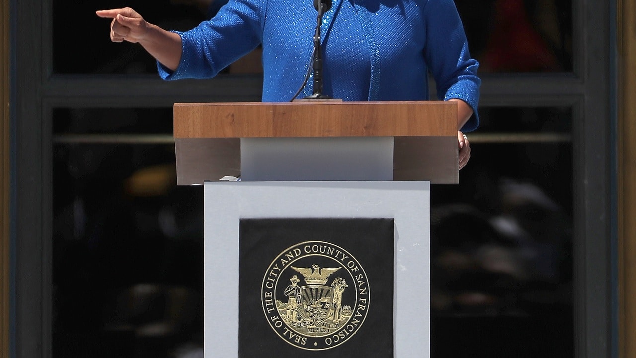 *Ciężka* sprawa. Pewne miasto zatrudnia „bezkompromisowo grubą” aktywistkę jako konsultantkę ds. „stygmatyzacji wagowej”