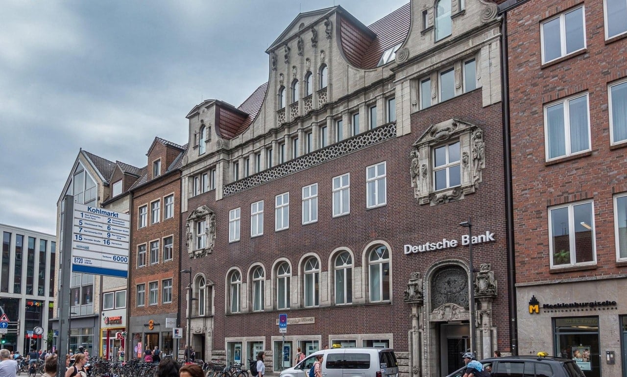 Złoto dla zuchwałych: świąteczny skok na bank, zniknęły złoto, diamenty, miliony w gotówce