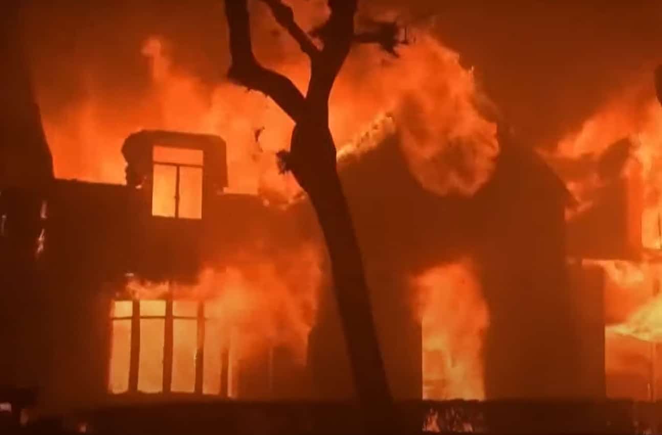 Kalifornijskie piekło. Strażacy nie radzą sobie z gaszeniem pożarów