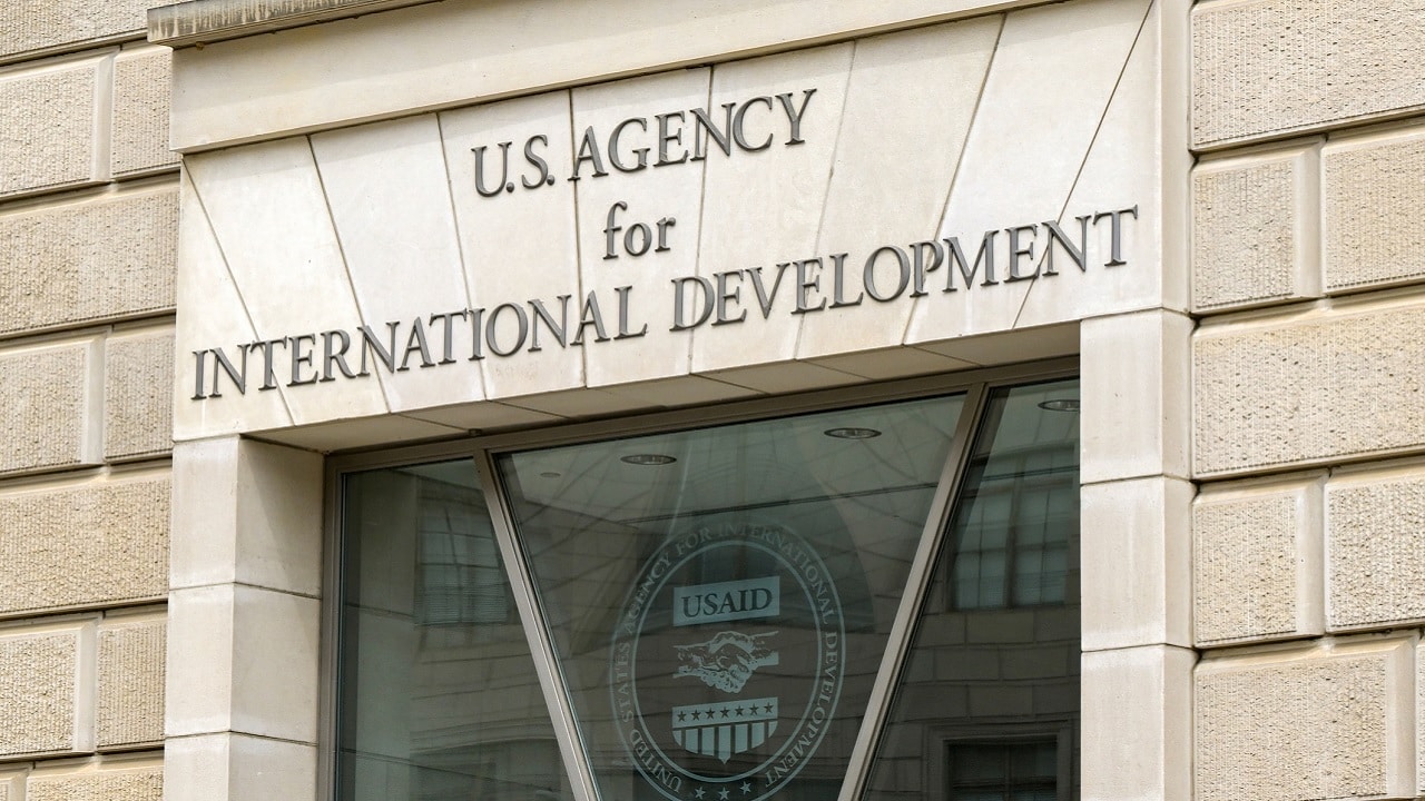 Agencja odpowiedzialna za transfer miliardów za granicę znika z Sieci