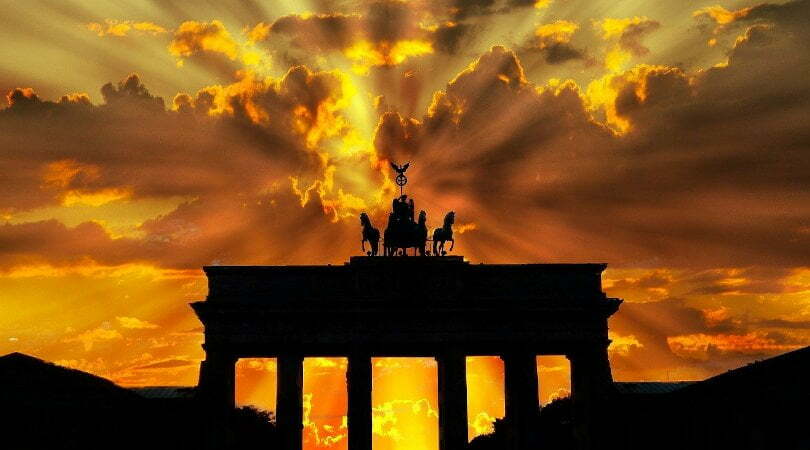 Z ostatniej chwili: Euforia w Niemczech. Dane ZEW i wart 500 mld euro pakiet pożyczkowy dają nadzieję Europie. DAX i Euro w górę!