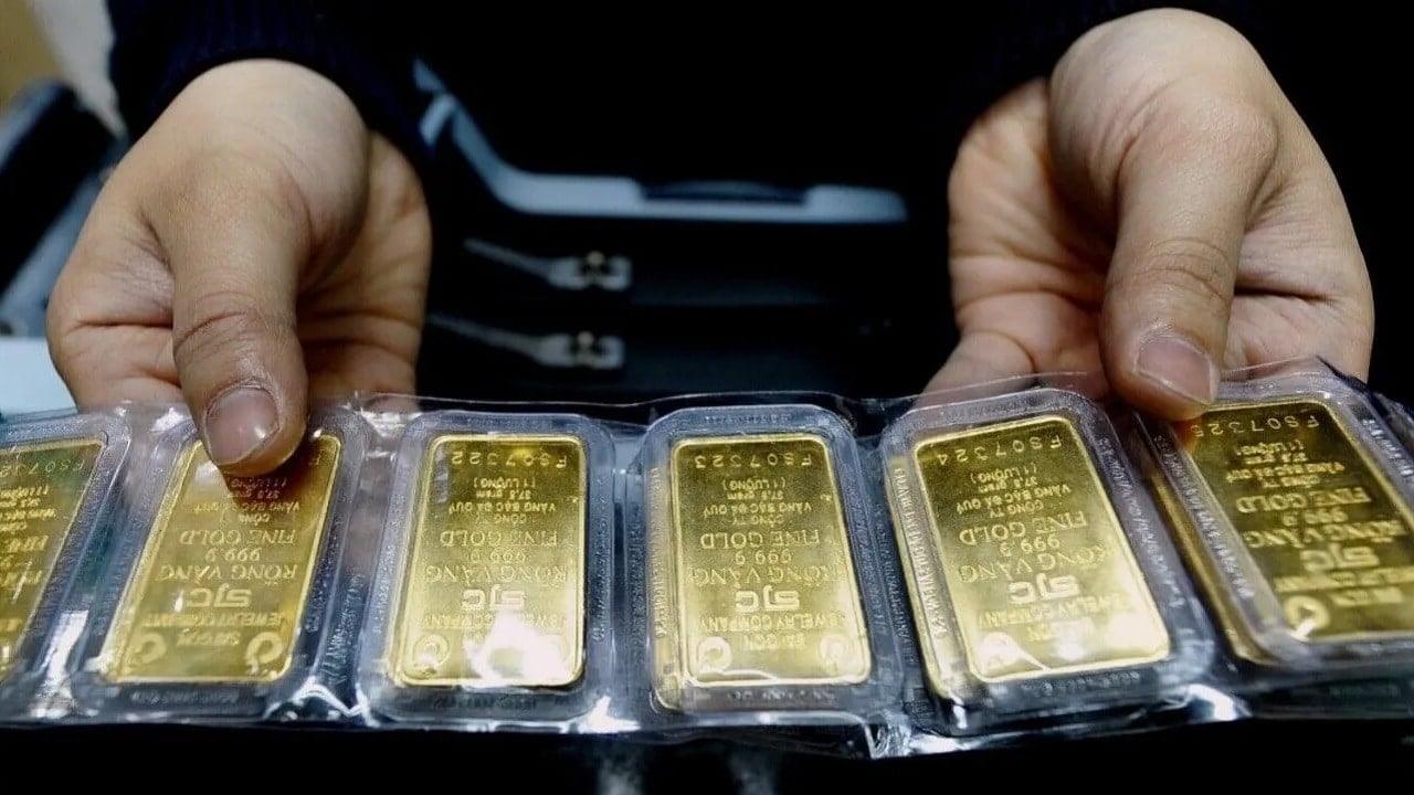 Kolejny kryzys w autorytarnym kraju? Ludzie w kolejkach po złoto