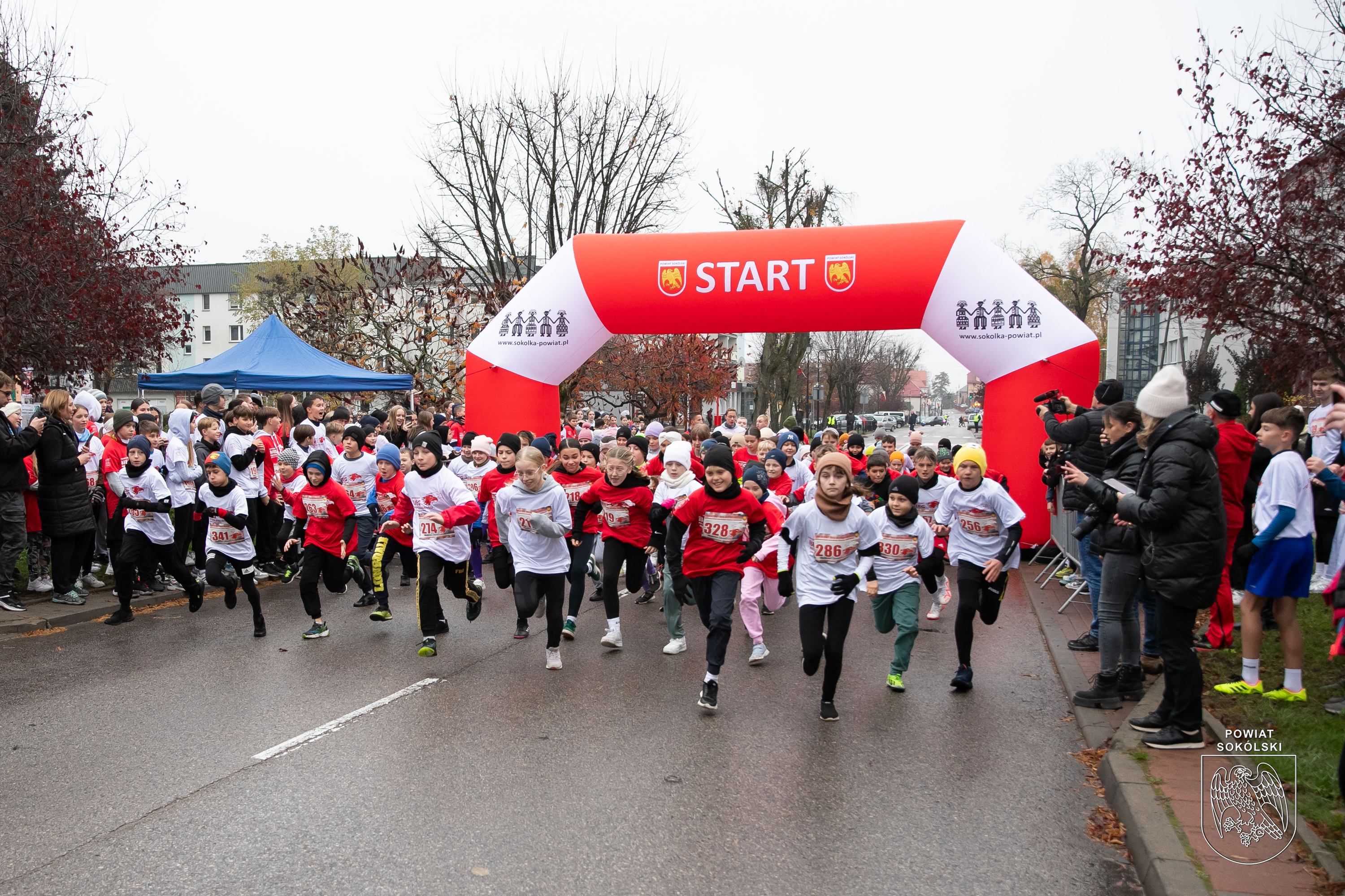 Biegiem rozpoczęli celebrowanie Święta Niepodległości.