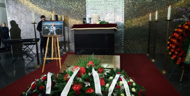 W Warszawie rozpoczęły się uroczystości pogrzebowe Stanisława Tyma