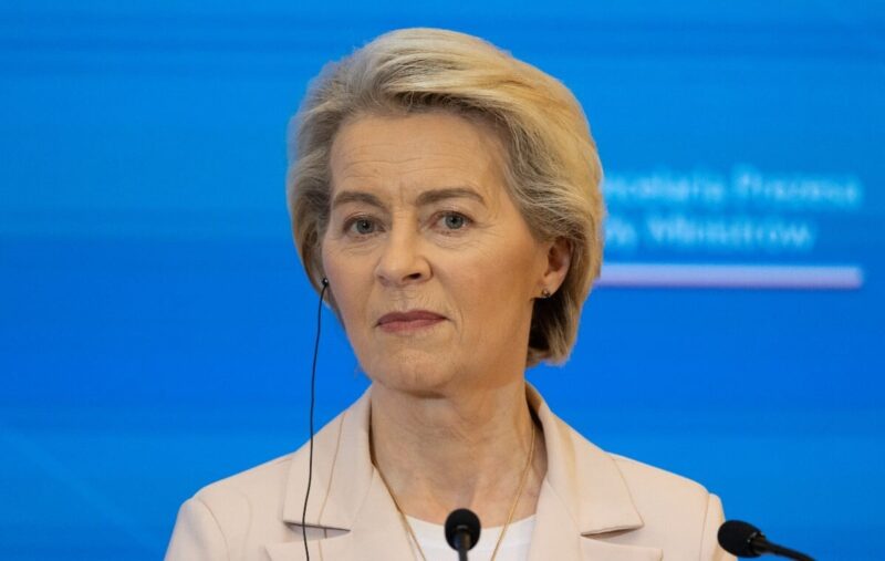 Ursula von der Leyen leżała w szpitalu, a KE to „wyciszała”