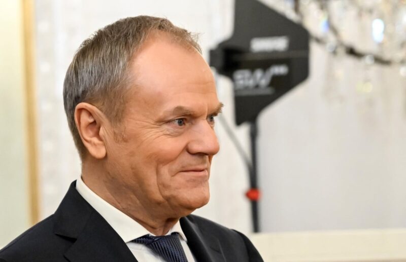 Tusk wyrzuca obowiązkową „edukację zdrowotną” w szkołach