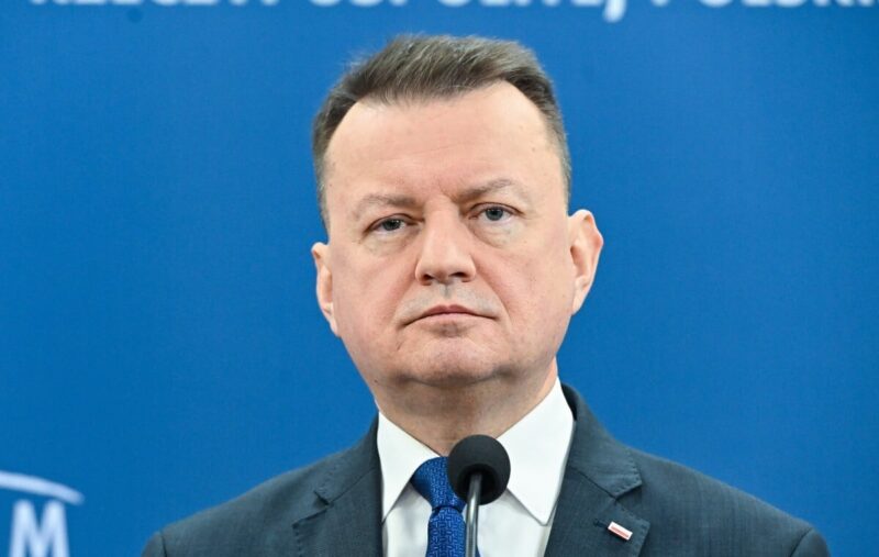 Błaszczak krytykuje „ustawę incydentalną”: Spotęguje chaos