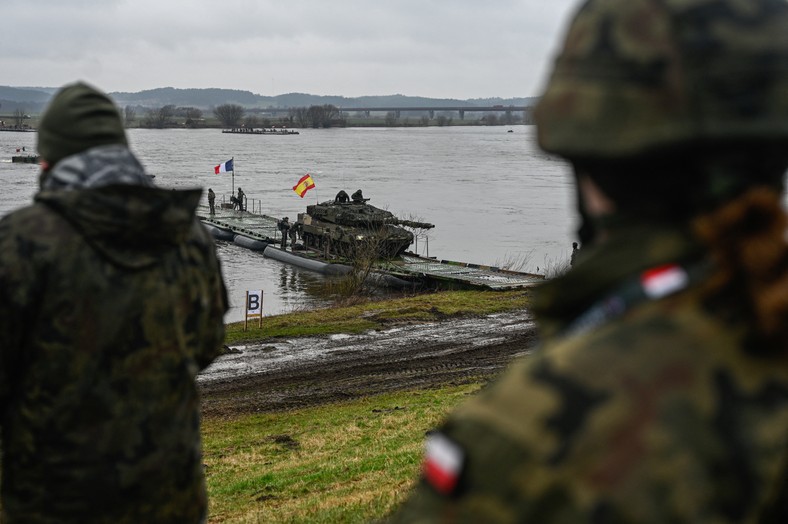 Od lat zajmuje się Rosją. Ujawnia, co musi zrobić NATO, by zatrzymać Putina. „Polska mistrzem”