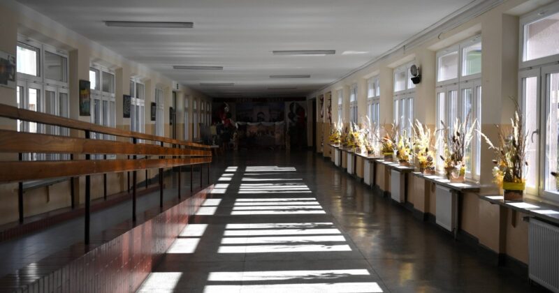 Politycy zastawili „pułapkę” na uczniów. Absurdalna sytuacja dotknie tysiące młodych osób