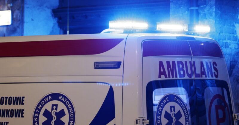 Dyspozytor nie chciał wysłać karetki. Sąsiad po kilku dniach znalazł zwłoki