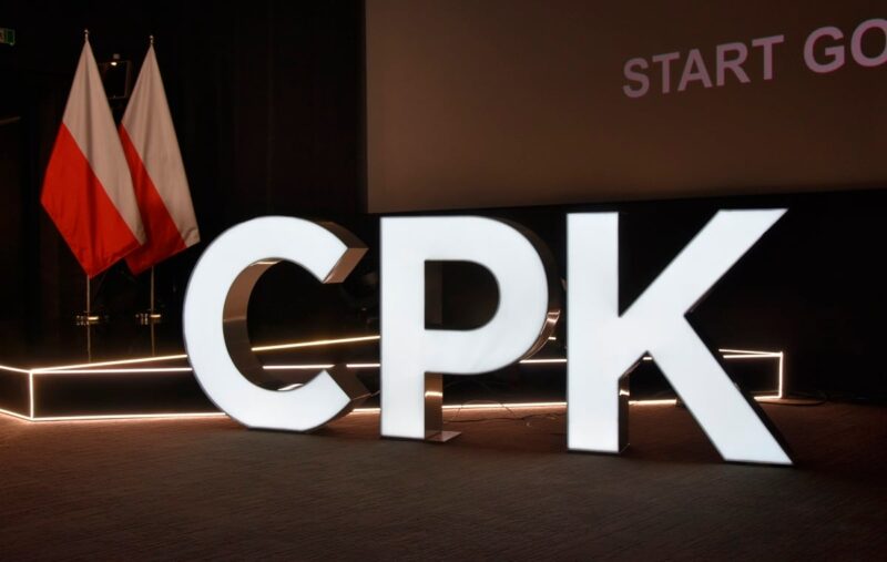 Sejmowa komisja przeciw CPK. Matysiak pokazuje „listę hańby”