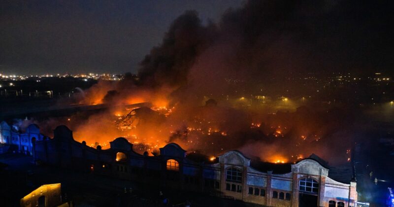 Ogromny pożar hali w Gdańsku. Może potrwać wiele godzin