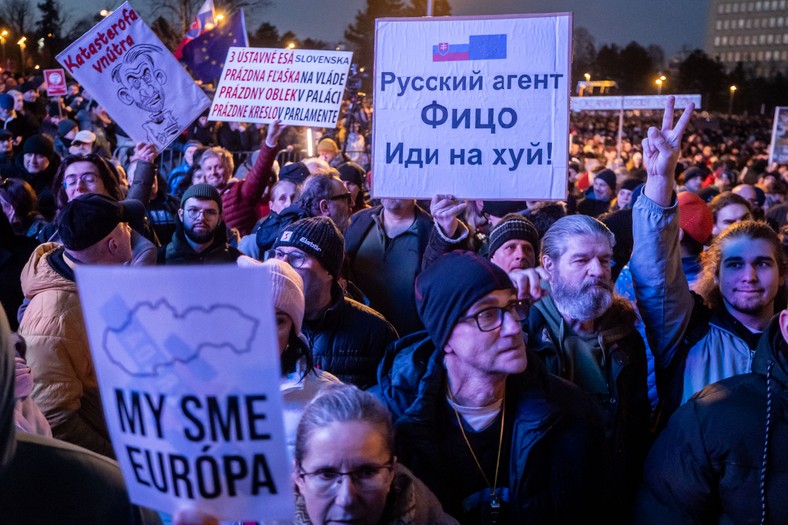«Из европейского тигра мы превратились в бедную страну ЕС». Словаки в ярости. Премьер-министр Роберт Фицо подлил масла в огонь
