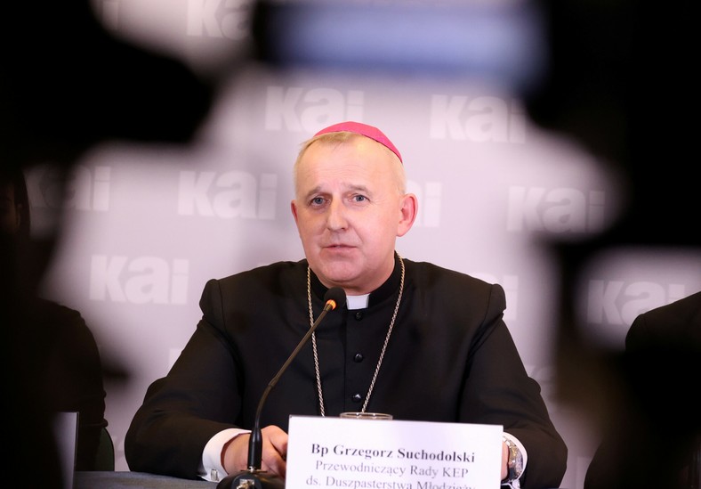 Dlaczego młodzi odchodzą z Kościoła Biskup dla Onetu: to stawia nas w bolesnej prawdzie