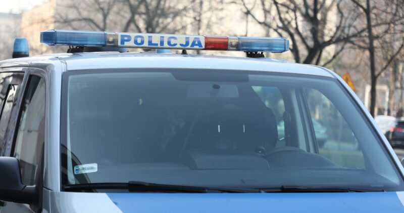 Akcja policji w stolicy. Potężna suma pieniędzy „zniknęła z auta”