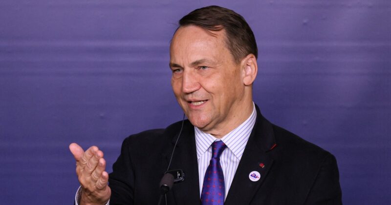 Radosław Sikorski o zakończeniu wojny w Ukrainie. „Wystarczy jeden telefon”