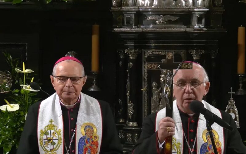 Bp Długosz: Kłamstwo zachwiało naszym krajem