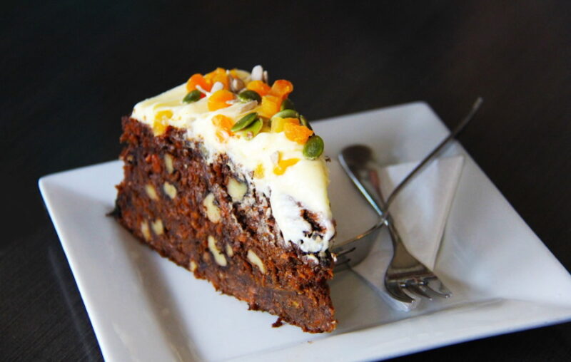 Dlaczego mamy ochotę na deser po sytym posiłku?