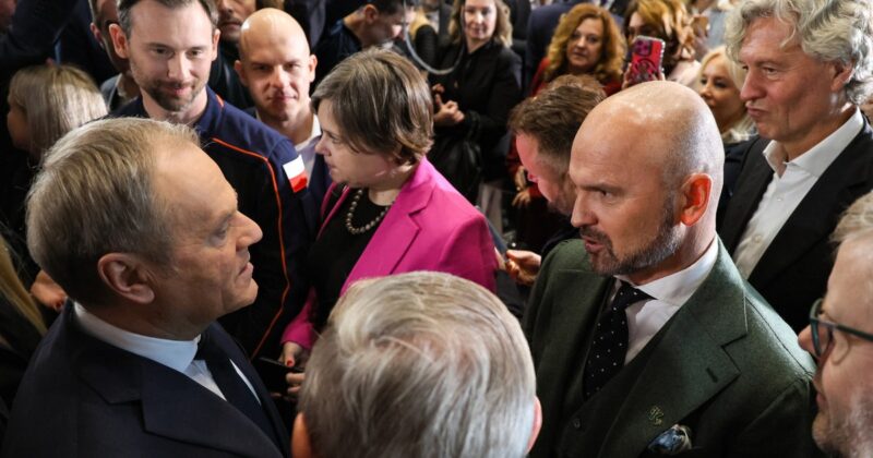 Polacy ocenili zaskakujący ruch Donalda Tuska. Niemal równy podział