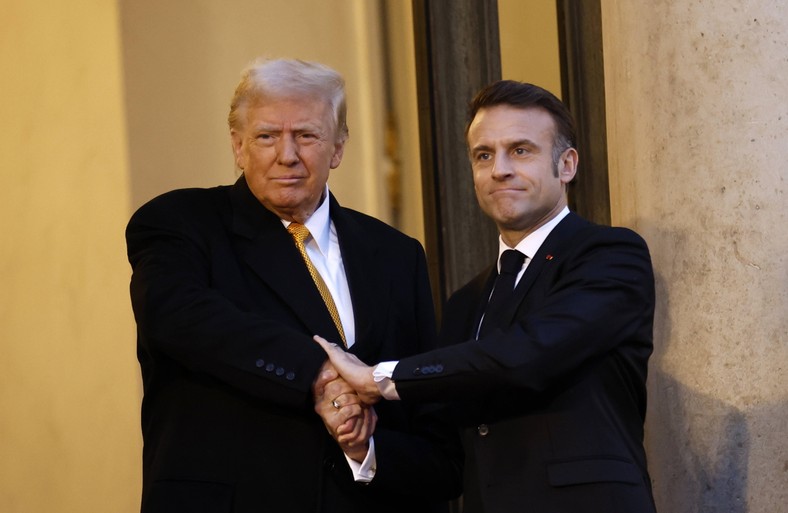 Emmanuel Macron i Donald Trump przeprowadzili „szczerą rozmowę” na kilka minut przed szczytem w Paryżu