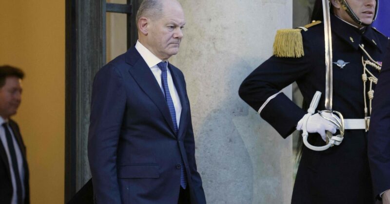 Olaf Scholz opuścił nieformalny szczyt w Paryżu przed czasem. „Jest za wcześnie”