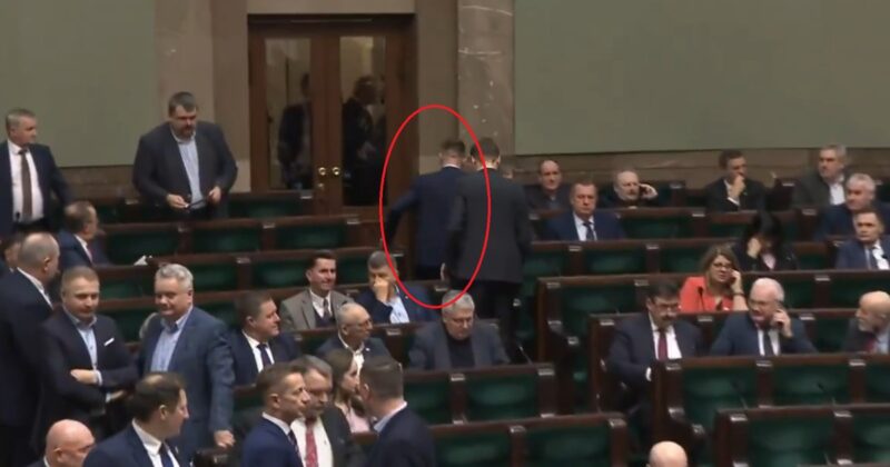 Poseł Konfederacji musiał wyjść z obrad. „Halo, czy pan kontaktuje?”