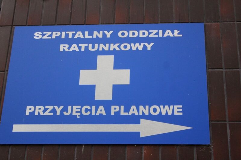 Złamał rękę sanitariuszowi! Pacjent pod wpływem narkotyków