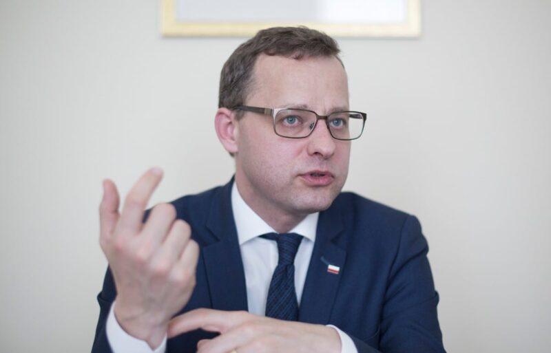 Sejm przyjął senackie poprawki do ustawy „lex Romanowski”