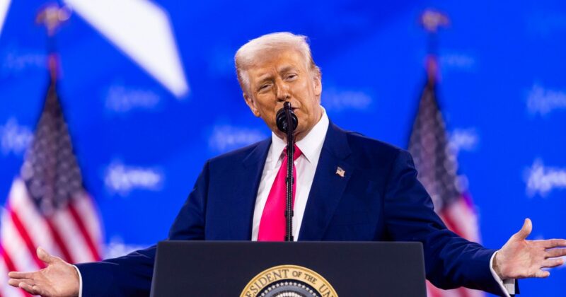 Kontrowersyjne ruchy Donalda Trumpa w sprawie Ukrainy. Co uważają Polacy?