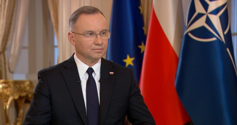 „Opuścił spotkanie chwilę przed końcem”. Duda o szczegółach RBN