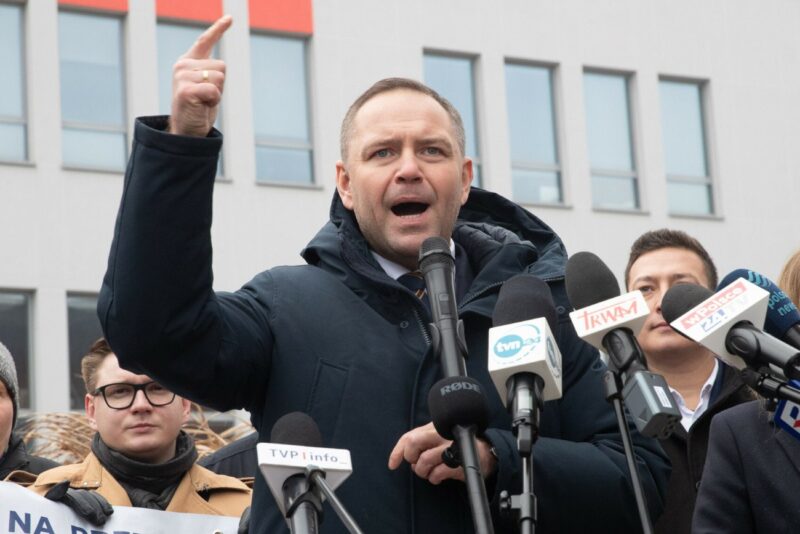 Tym razem Nawrocki przemilczał istotny temat. „Lech Kaczyński przewraca się w grobie”