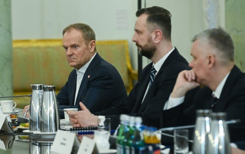 Kontuzja Tuska i masa pytań. „Czy jakiś dziennikarz mógłby?”