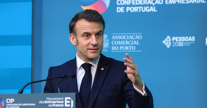Macron apeluje o spokój po kłótni Trumpa i Zełenskiego. „Stawka jest zbyt wysoka”