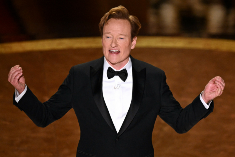 Conan O’Brien po raz pierwszy prowadzi Oscary. Widzowie zgodni co do jego monologu
