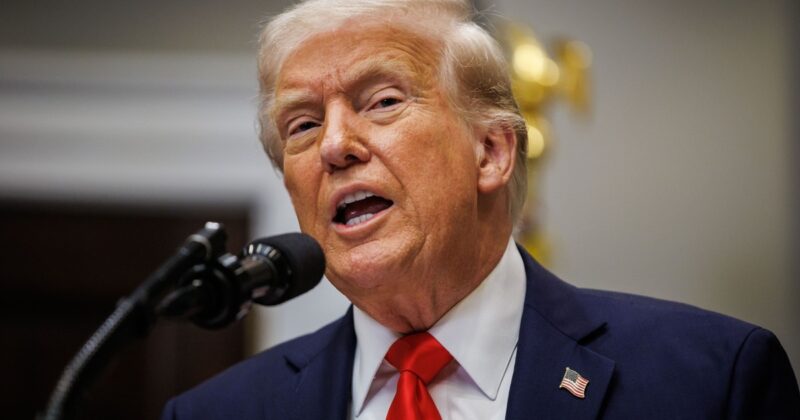 Demokraci grzmią po zawieszeniu pomocy dla Ukrainy