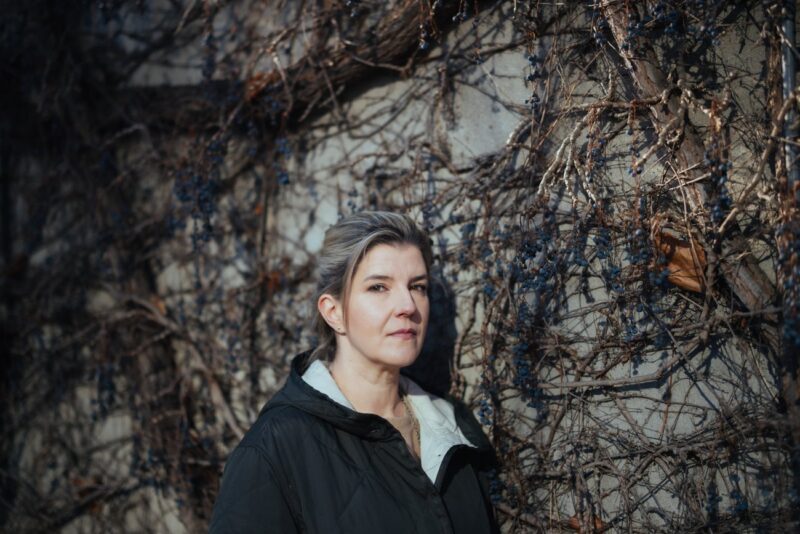 „Bądź silna, żebym ja nie musiała”. Możesz zatrzymać traumę pokoleniową