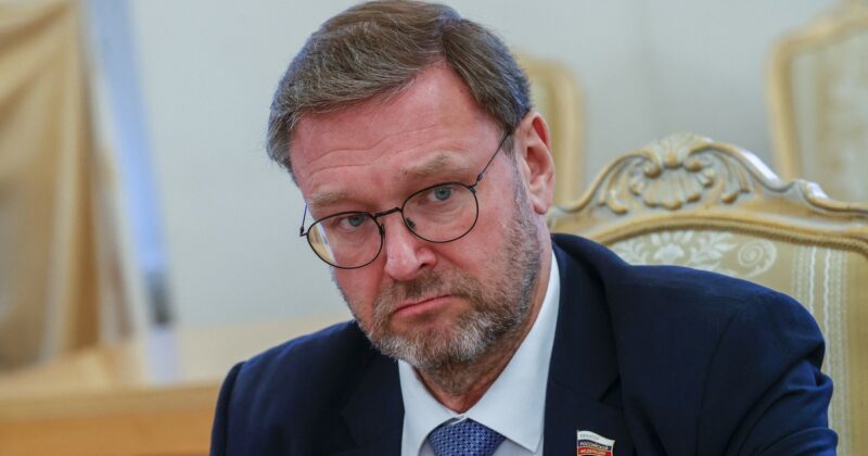 Wpływowy rosyjski polityk odrzuca zawieszenie broni na amerykańskich warunkach. „Ukraińcy kłaniają się i płaszczą. Z Rosją będzie inaczej”