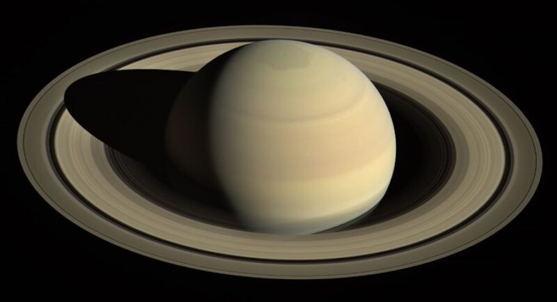 Odkryto 128 nowych księżyców Saturna