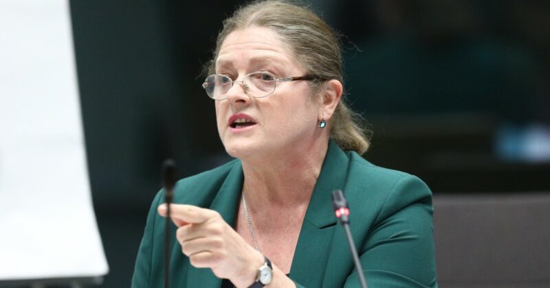 Krystyna Pawłowicz grzmi, bo sędziowie TK nie dostali pensji. „Nie ma innego sposobu, żeby ich stamtąd wykurzyć”