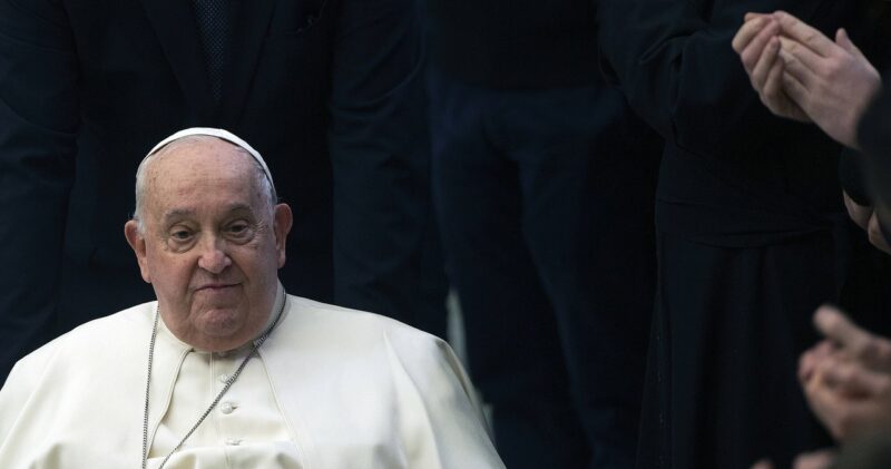 Papież zwrócił się do wiernych ze szpitala. „Nasze ciało jest słabe”