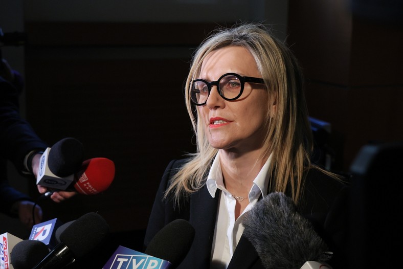 „Stan Wyjątkowy”. Śmierć Barbary Skrzypek nowym paliwem politycznym PiS. Tadeusz Batyr pogrąża Karola Nawrockiego