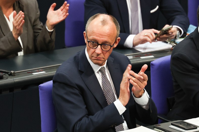 Friedrich Merz osiągnął pierwszy powyborczy sukces. To jednak dopiero początek politycznej walki w Niemczech