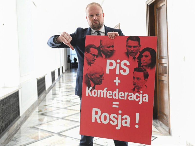 Kłótnia na sejmowym korytarzu. „Jesteś cyrkowcem, nie posłem”