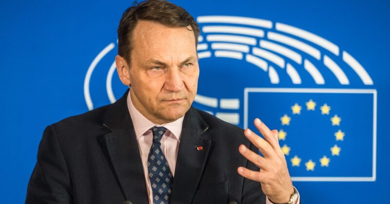 Radosław Sikorski w Londynie. „Stosunki polsko-brytyjskie kwitną”